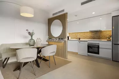 Middle Floor Apartment in Estepona