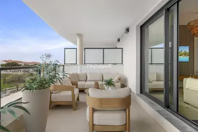 Middle Floor Apartment in Estepona