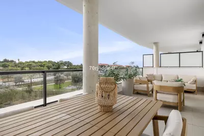 Middle Floor Apartment in Estepona