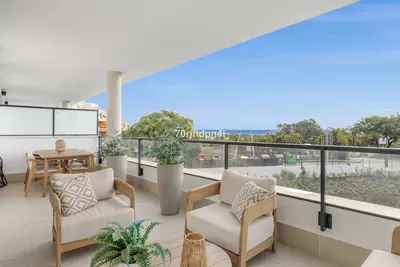 Middle Floor Apartment in Estepona