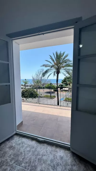 Middle Floor Apartment in Estepona