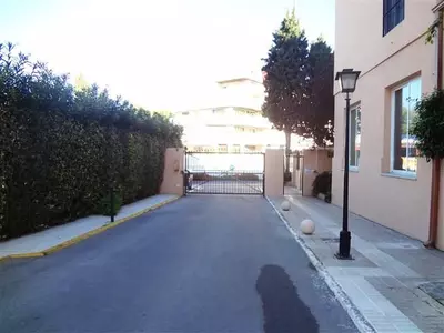 Middle Floor Apartment in Nueva Andalucía