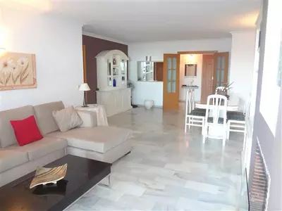 Middle Floor Apartment in Nueva Andalucía