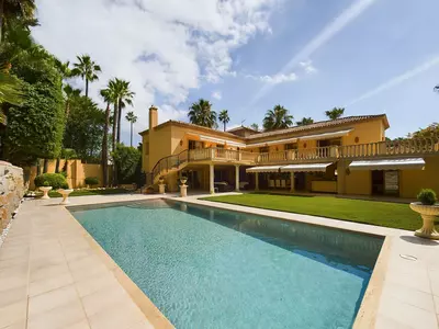 Detached Villa in Nueva Andalucía
