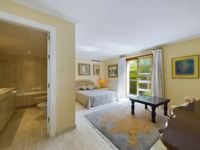 Detached Villa in Nueva Andalucía