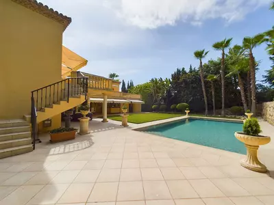 Detached Villa in Nueva Andalucía