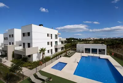 Middle Floor Apartment in Estepona