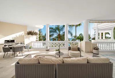 Middle Floor Apartment in Estepona