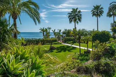 Middle Floor Apartment in Estepona