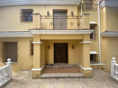 Detached Villa in Nueva Andalucía