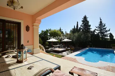 Detached Villa in Nueva Andalucía