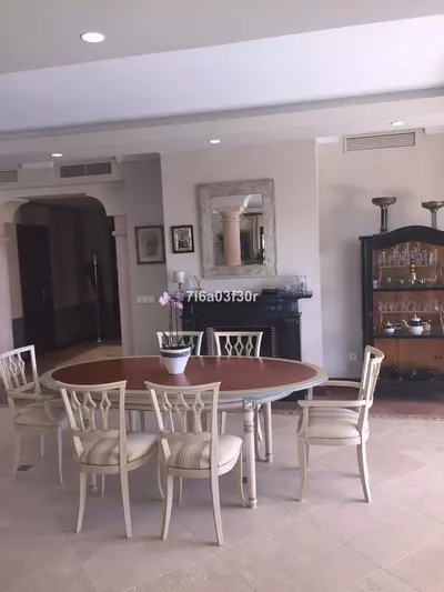 Detached Villa in Nueva Andalucía