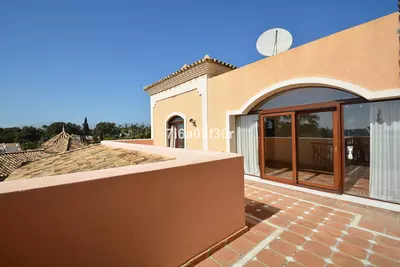 Detached Villa in Nueva Andalucía
