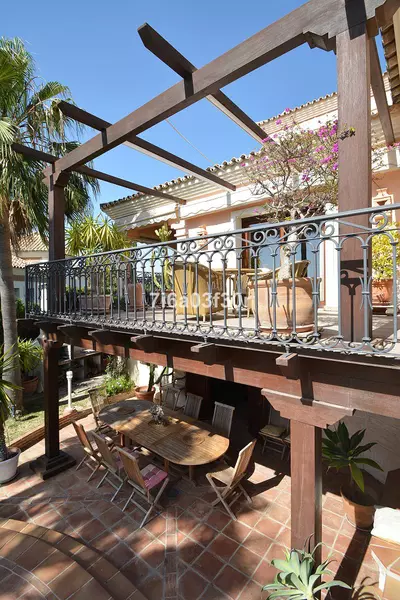 Detached Villa in Nueva Andalucía