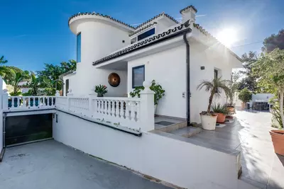 Detached Villa in Nueva Andalucía