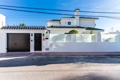 Detached Villa in Nueva Andalucía