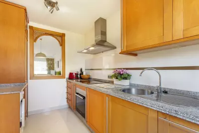 Middle Floor Apartment in Nueva Andalucía