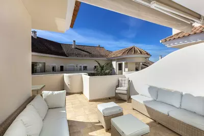 Middle Floor Apartment in Nueva Andalucía