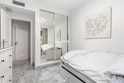 Middle Floor Apartment in Puerto Banús