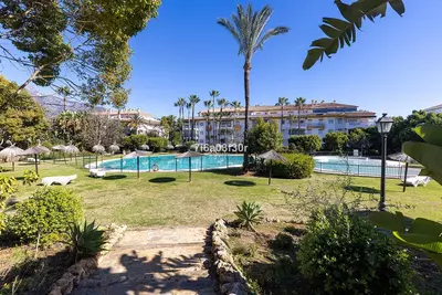 Middle Floor Apartment in Puerto Banús