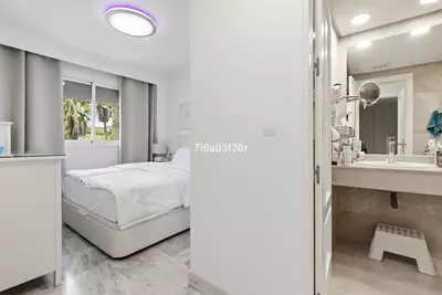 Middle Floor Apartment in Puerto Banús