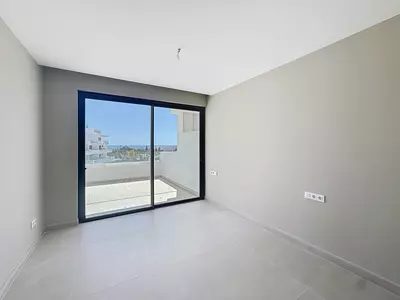 Middle Floor Apartment in Estepona