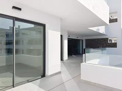 Middle Floor Apartment in Estepona