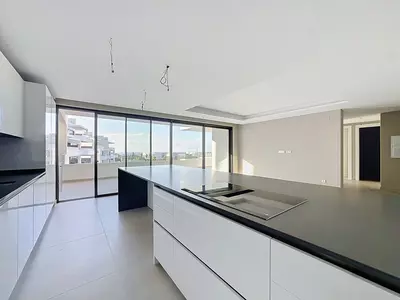 Middle Floor Apartment in Estepona