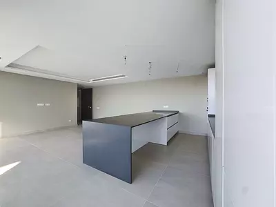Middle Floor Apartment in Estepona