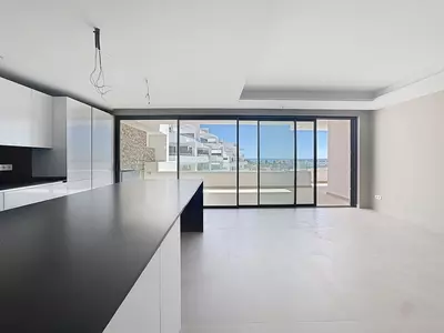 Middle Floor Apartment in Estepona