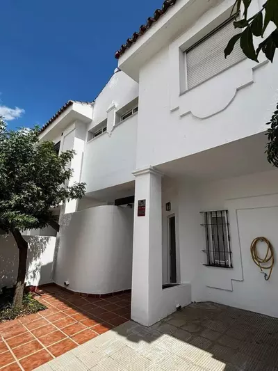 Townhouse in Nueva Andalucía