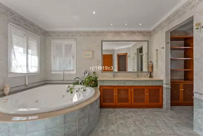 Detached Villa in Elviria