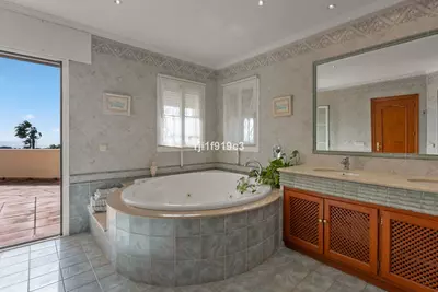 Detached Villa in Elviria