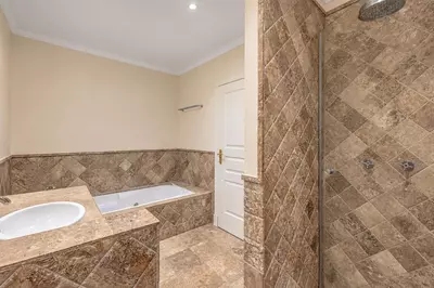 Townhouse in El Paraiso