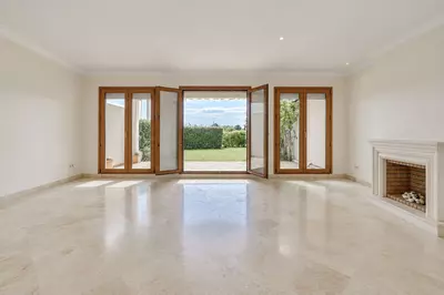 Townhouse in El Paraiso
