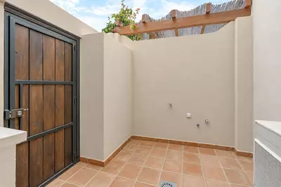 Townhouse in El Paraiso