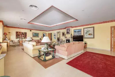 Detached Villa in El Paraiso