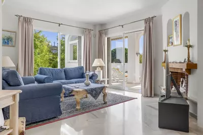Middle Floor Apartment in Elviria
