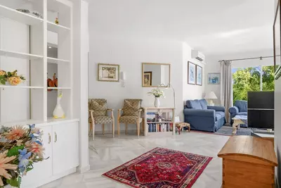 Middle Floor Apartment in Elviria