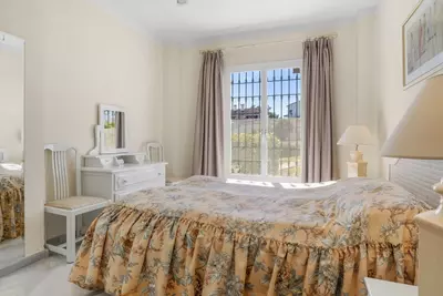 Middle Floor Apartment in Elviria