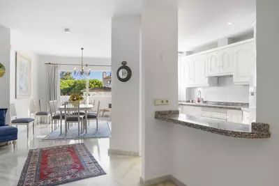 Middle Floor Apartment in Elviria