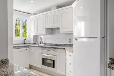 Middle Floor Apartment in Elviria