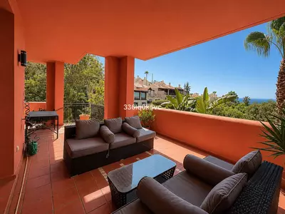 Middle Floor Apartment in Benahavís