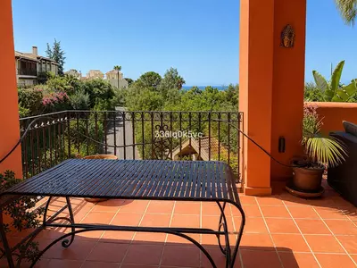 Middle Floor Apartment in Benahavís