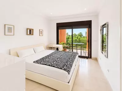 Middle Floor Apartment in Benahavís