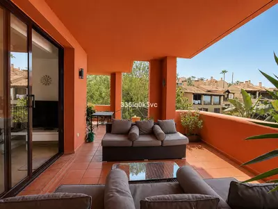 Middle Floor Apartment in Benahavís