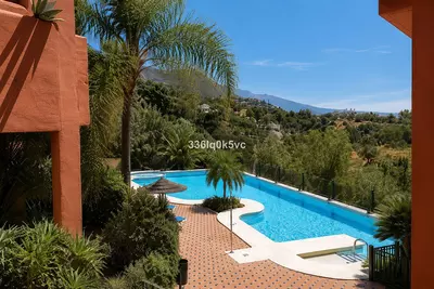 Middle Floor Apartment in Benahavís