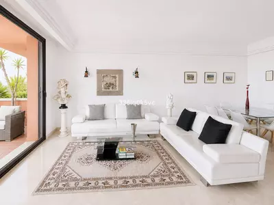 Middle Floor Apartment in Benahavís