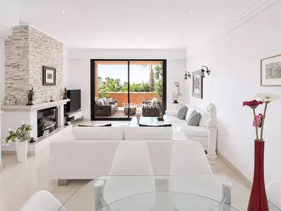 Middle Floor Apartment in Benahavís
