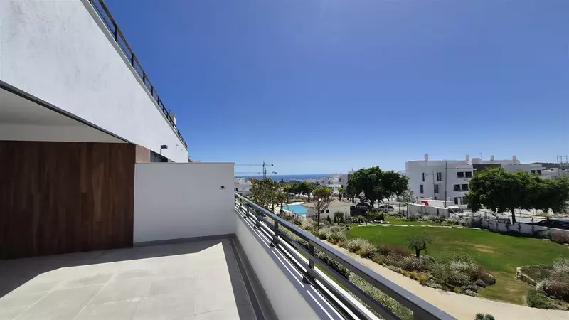 Middle Floor Apartment in Estepona